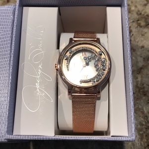 🌺 5 items for $15